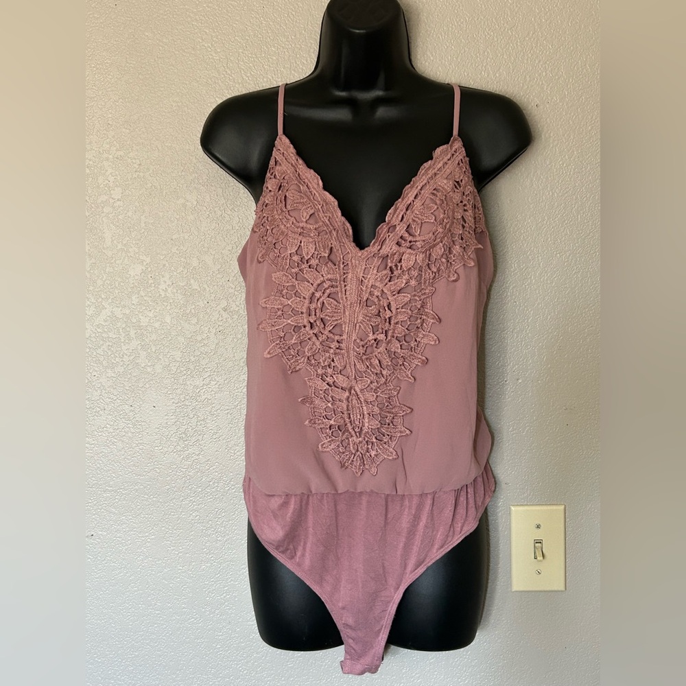 Haute Monde Dusty Rose Lace Bodysuit Adjustable BOHO Sexy Sz L